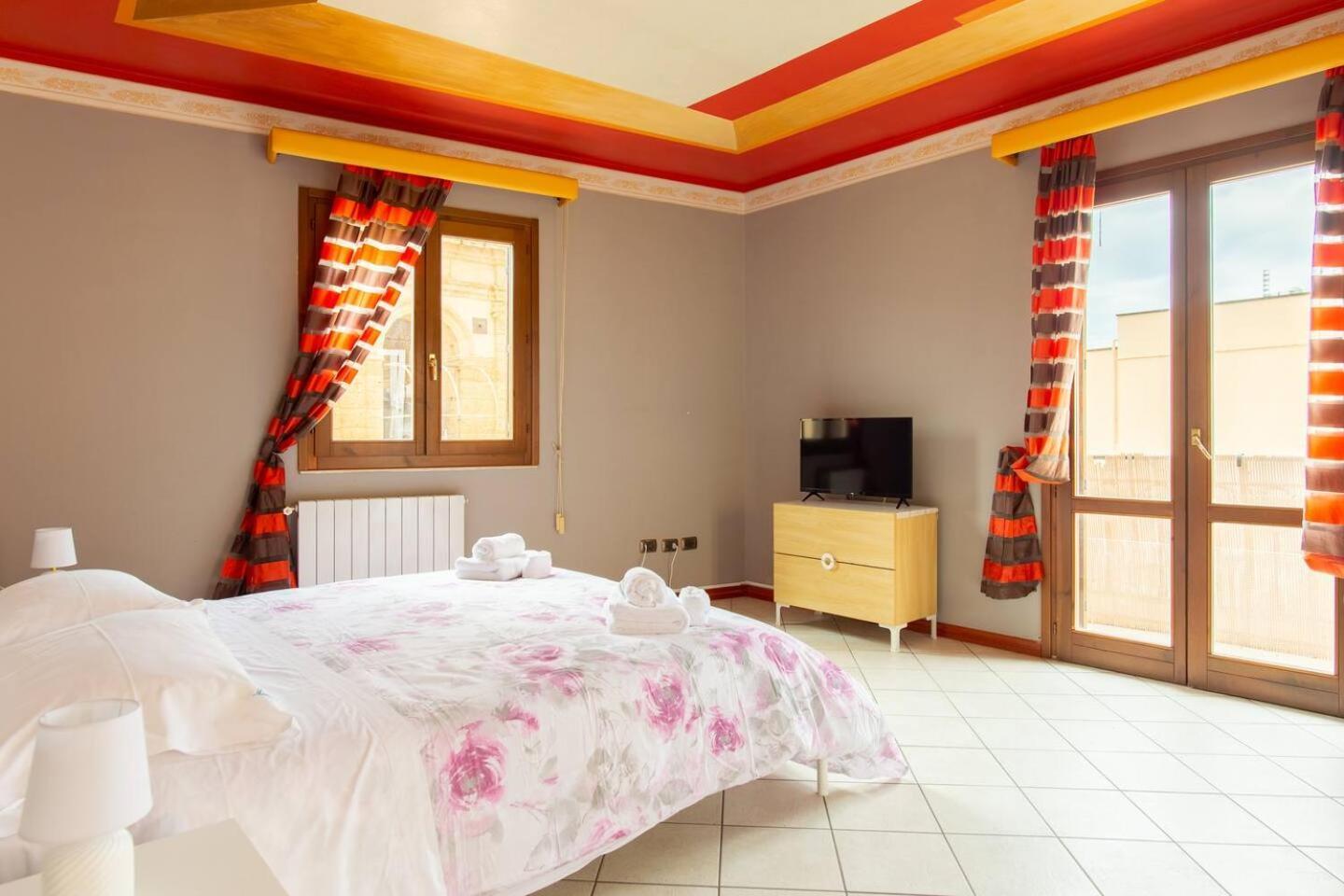 2 Apartments - Akragas Home 1 & 2 On Via Atenea City Center With View Αγκριτζέντο Εξωτερικό φωτογραφία