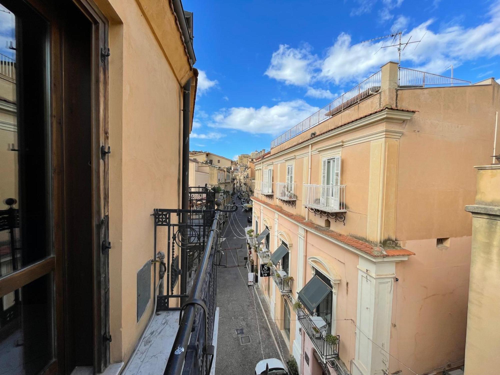 2 Apartments - Akragas Home 1 & 2 On Via Atenea City Center With View Αγκριτζέντο Εξωτερικό φωτογραφία
